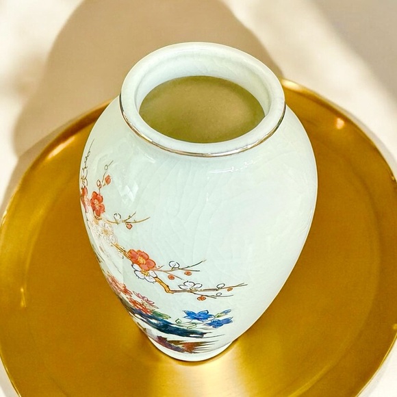 Vintage Japanese Satsuma Crackled Glaze Ceramic Vase - Picture 7 of 9